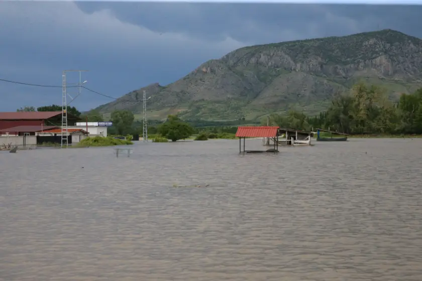 Tokat’ta taşkın tarım alanlarını vurdu: Bin dönüme yakın arazi sular altında kaldı