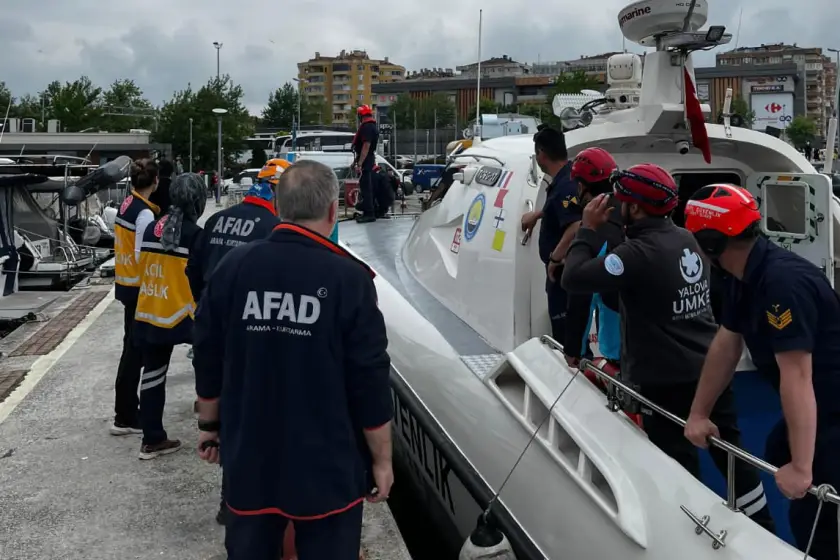 Gemide yüksekten düşen işçi yaralandı