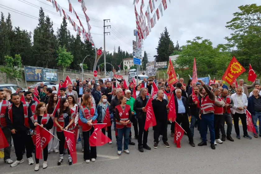 Gebze ve Darıca'da yurttaşlar CHP'ye yönelik müdahaleye tepki gösterdi