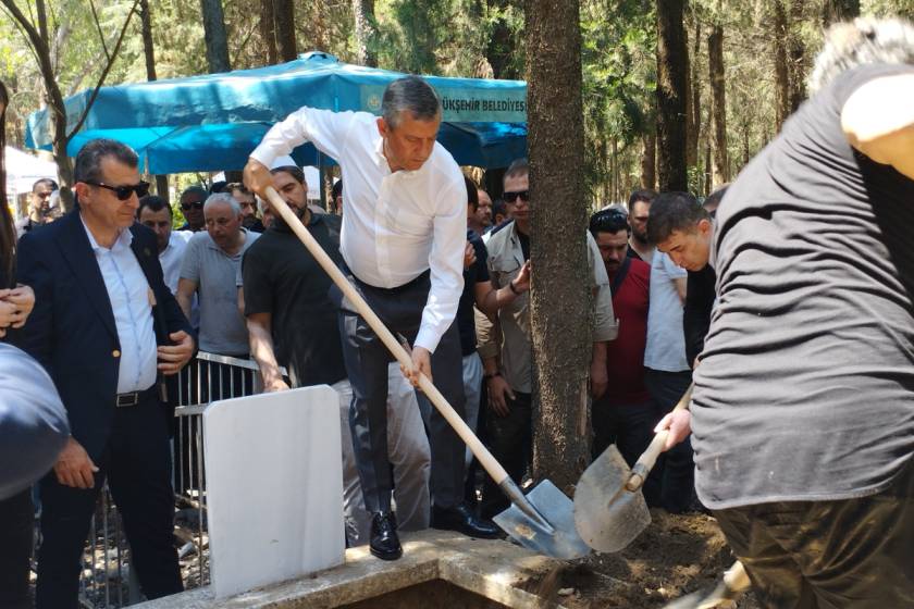Özgür Özel’in amcası Necati Özel son yolculuğuna uğurlandı