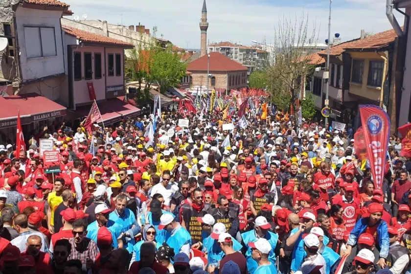 Bugün ana muhalefet yarın sendikalar
