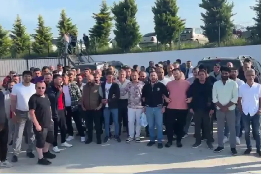 Özşen Madencilik işçileri fabrika önünde eylemde: Bizi tehditlerle yıldıramazsınız