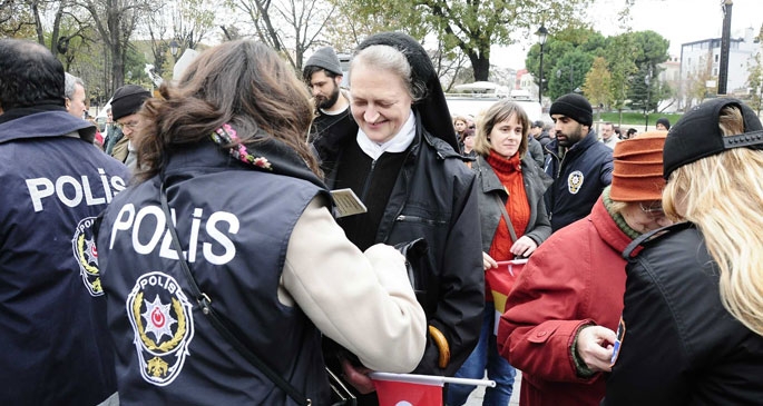 Papa İstanbul'a geldi