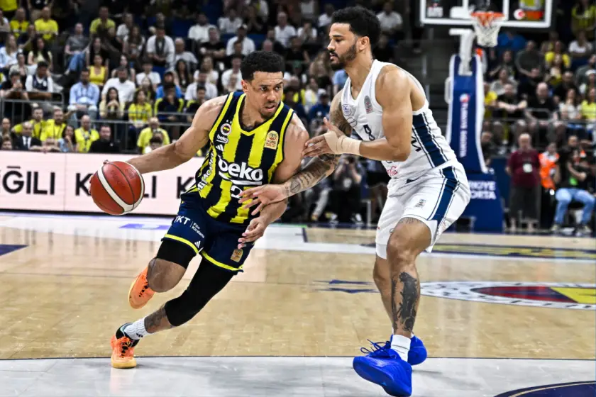 Fenerbahçe finale bir adım daha yaklaştı: Seride Anadolu Efes’e karşı 2-0 üstünlük sağladı