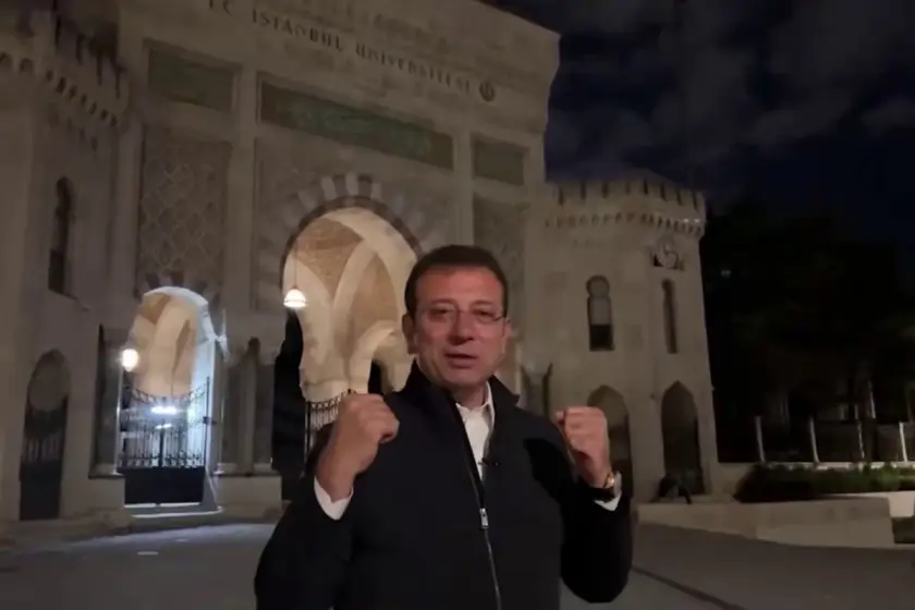 Ekrem İmamoğlu, gençlere seslendi: 'Zaman kurtarıcı bekleme zamanı değildir'