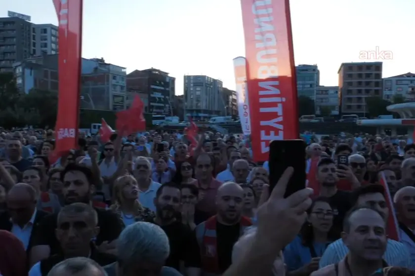 Zeytinburnu'nda 'mutlak butlan' protestosu: 'Kayyımlar gidecek, biz kalacağız'