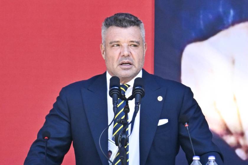 Fenerbahçe Başkanı Sadettin Saran’dan veda konuşması: “Kırılgan bir camiayız, rakiplerden çok kendi içimizde mücadele ediyoruz”