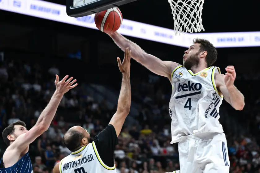 Basketbol Süper Ligi'nde ilk finalist Fenerbahçe Beko oldu
