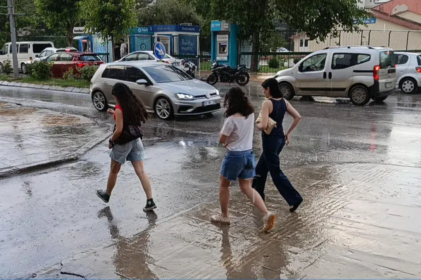 Edirne ve Kırklareli’de kuvvetli sağanak