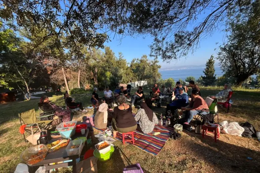 Darıca'da Ekmek ve Gül okurları piknikte bir araya geldi