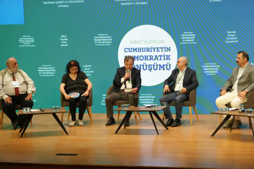Demokratik Dönüşüm Konferansı: Cumhuriyetin kuruluşu ve demokratikleşme tartışıldı