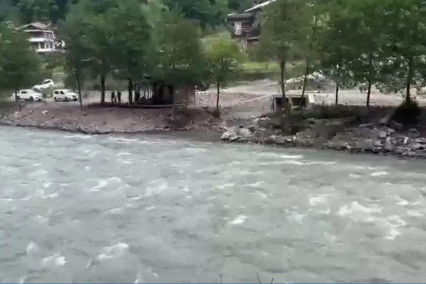 Rize'de kayıp kişiyi ararken AFAD botu akıntıya kapıldı: Bir personel hayatını kaybetti