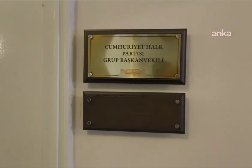 CHP'li Başarır ve Günaydın'ın TBMM'deki odalarından isimleri kaldırıldı