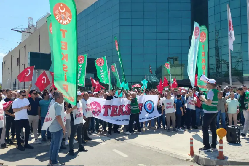 Korteks’te yüzde 10 zam dayatması, 3 yıllık sözleşme dayatması