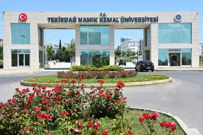 Tekirdağ Namık Kemal Üniversitesinde ülkücüler Emek Gençliği üyesine saldırdı