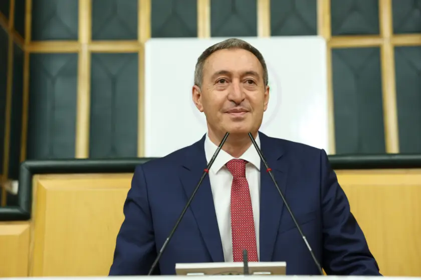 DEM Parti Eş Genel Başkanı Bakırhan: Çerçeve yasa, tarihi eşiğin hukukla aşılmasının ilk adımıdır