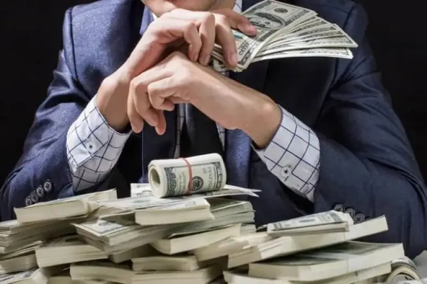 İktidarın ekonomi programı zenginler kulübünü büyütüyor: 1 yılda 5 bin 650 kişi dolar milyoneri oldu
