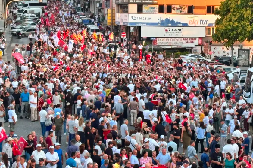 CHP Lideri Özel'den Hüseyin Can Güner'e destek yürüyüşü: “Sipariş bir operasyon yapılıyor”