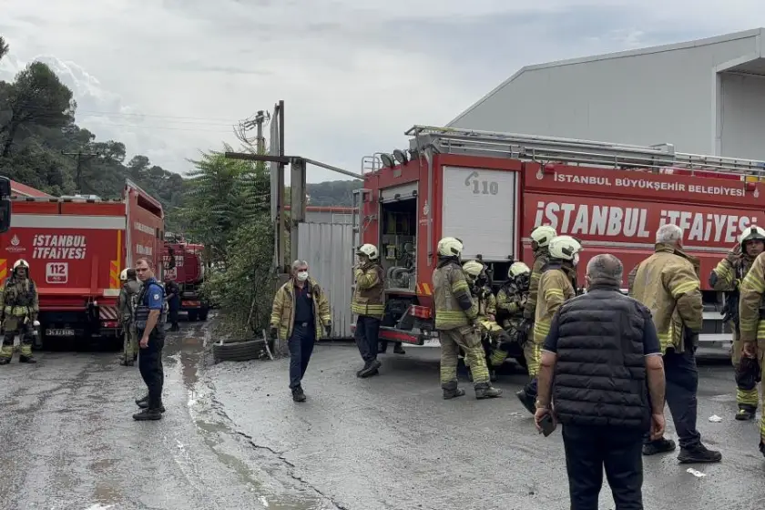 İstanbul'da bir fabrikada kimyasal tepkime nedeniyle işçiler tahliye edildi