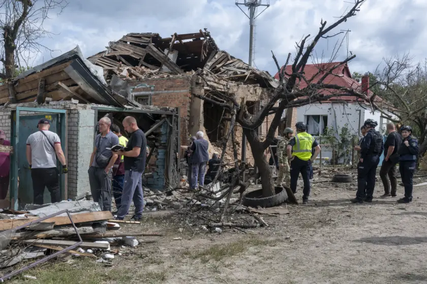 Rusya limanlara, Ukrayna kentlere saldırdı