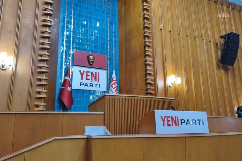 Yeni Parti'nin grup toplantı günü belirlendi: Grup toplantısının yapılacağı salona partinin tabelası asıldı
