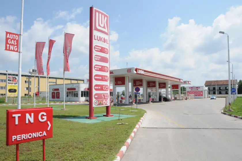 Ukrayna ordusu Volgograd'daki LUKOIL petrol rafinerisine saldırdı