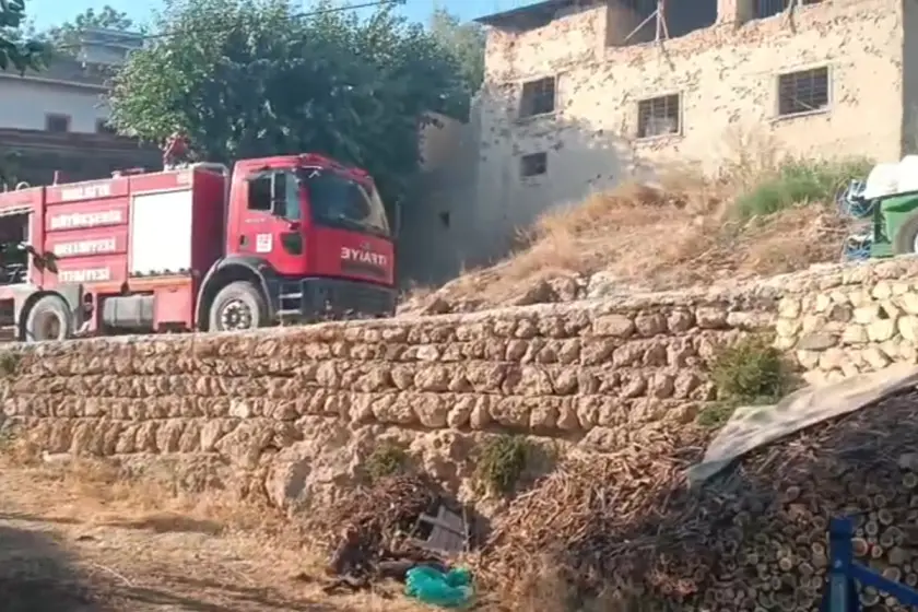 Malatya'da yangında 2 ahır ve 1 ev hasar gördü: 19 kişi hastaneye kaldırıldı