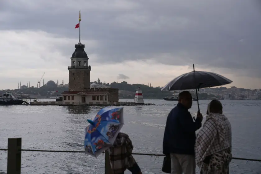 AKOM'dan kritik hafta sonu uyarısı: Sıcaklıklar düşüyor, yağış geliyor