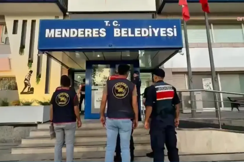 Menderes Belediyesi'ne operasyon: Belediye Başkanı İlkay Çiçek dahil 10 kişi tutuklandı