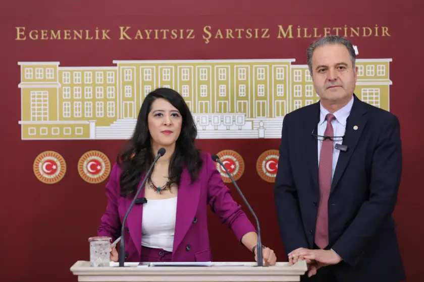 Vakıf üniversitesi patronlarına cezasızlık : Mahkeme 'hukuka aykırı', Bakanlık 'mobbing' dedi, YÖK dosyayı kapattı