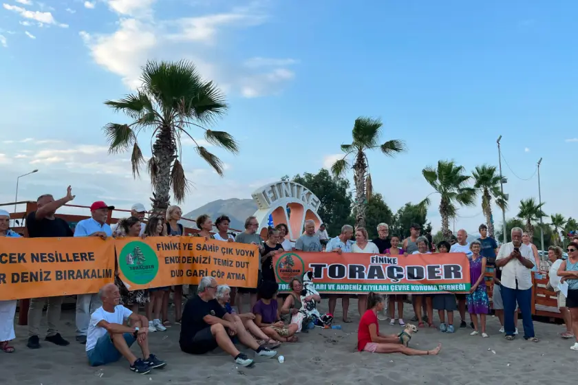 Finike sahilinde betonlaşma ve kirlilik isyanı