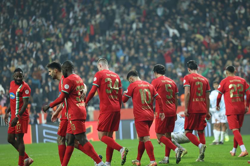 Amedspor Süper Lig'de yarın Kasımpaşa deplasmanında olacak