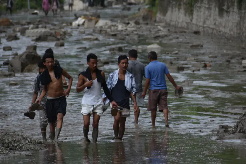 Nepal'deki selde hayatını kaybedenlerin sayısı 359'a çıktı; 1300'den fazla kişiden haber alınamıyor