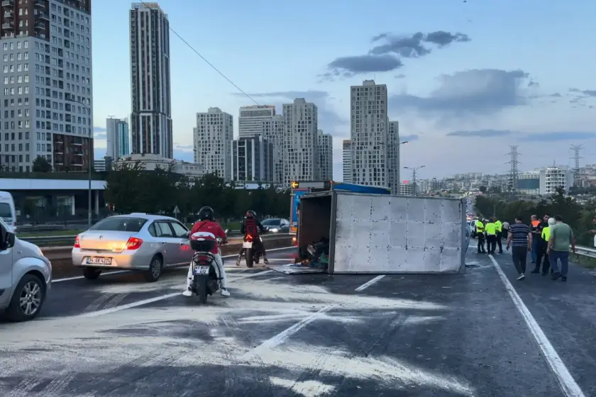 Esenyurt'ta 11 aracın karıştığı zincirleme kaza: 2'si ağır 6 kişi yaralandı