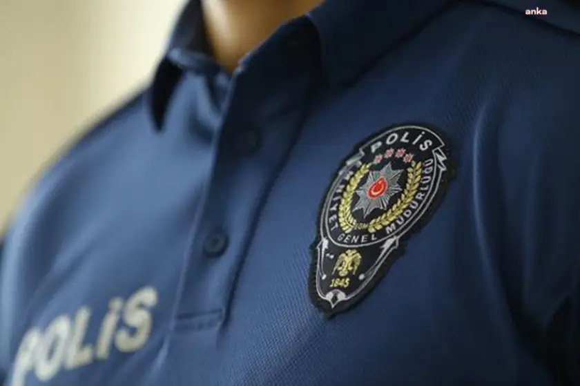 Emniyette üniforma değişikliği iddiası: Kadın polislere tunik şartı mı geliyor?