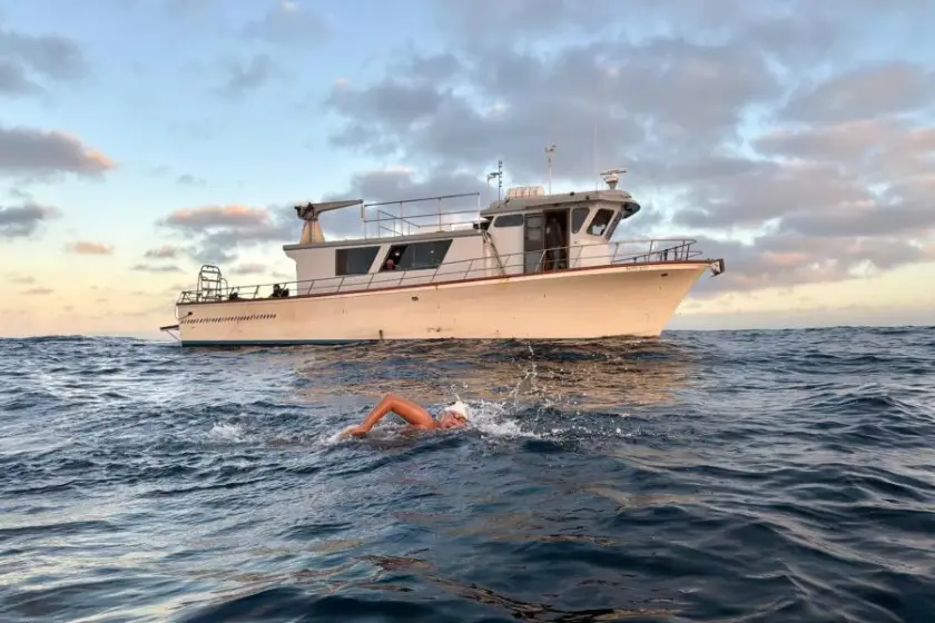 Otizmli ultra maraton yüzücüsü Tuna Tunca, Catalina Kanalı'nı geçti