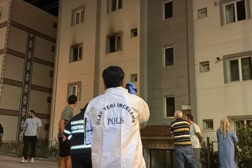 Karabük'te apartman yangını: Dumandan etkilenen 2 kişi hastaneye kaldırıldı
