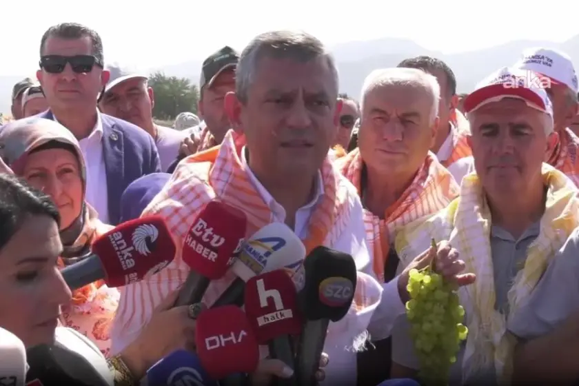 Özgür Özel Manisa'da üzüm üreticileriyle buluştu: 