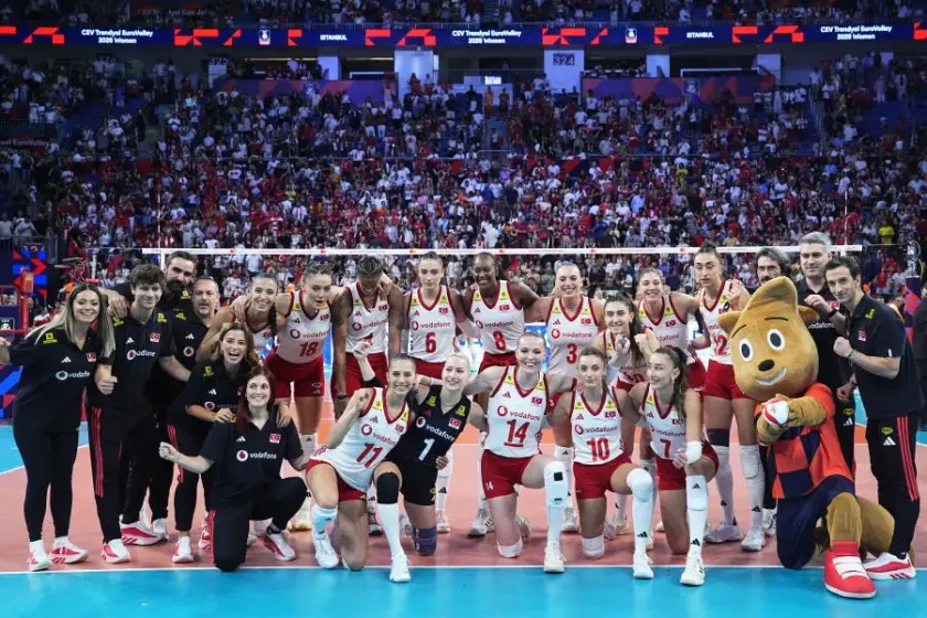 A Milli Kadın Voleybol Takımı, 2027 Dünya Kupası biletini aldı