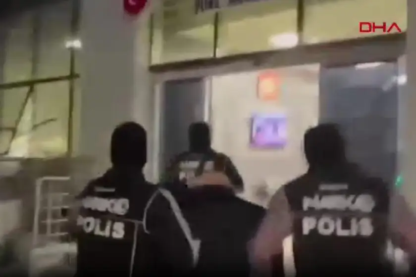 Cezayir'in kırmızı bültenle aradığı uyuşturucu şüphelisi İstanbul'da yakalandı