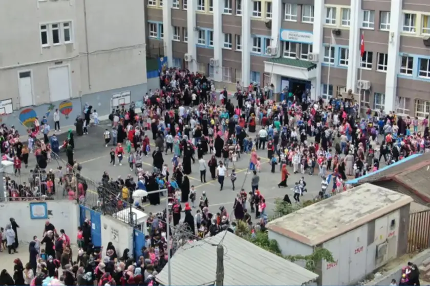 45 bin öğrenci birleştirilen okullara mahkum