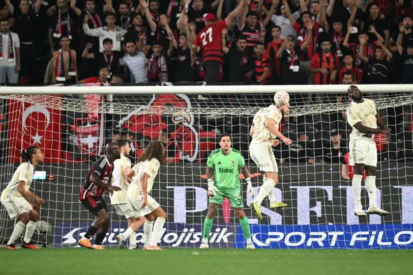 Süper Lig'de 5. haftanın son maçı: Gaziantep FK-Fenerbahçe 0-0