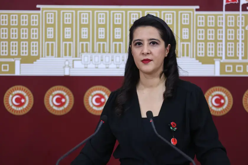 EMEP'li Karaca, Oğuzeli Devlet Hastanesi'ni Meclis gündeminde: 'Eksiklikler hayati riskler doğuruyor ve sağlık hakkına erişimi engelliyor'