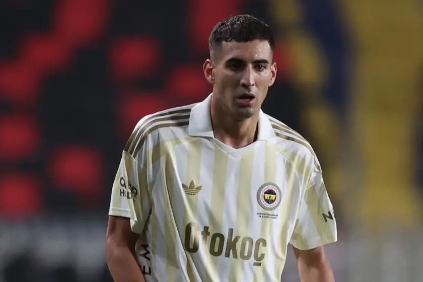 Fenerbahçe'de Mert Müldür ameliyat edildi