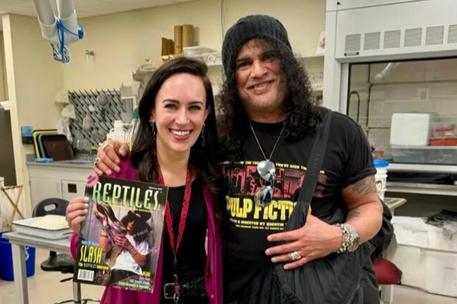 Dr. Sara Ruane ve Slash Field Müzesi'nde. | Fotoğraf: Sara Ruane