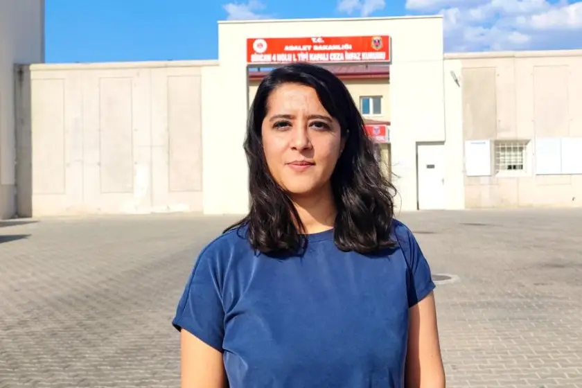 Sevda Karaca tutuklu hak savunucuları ve gazeteci Tuğba Tekerek'i ziyaret etti: Yol arkadaşlarımızı yalnız bırakmayacağız