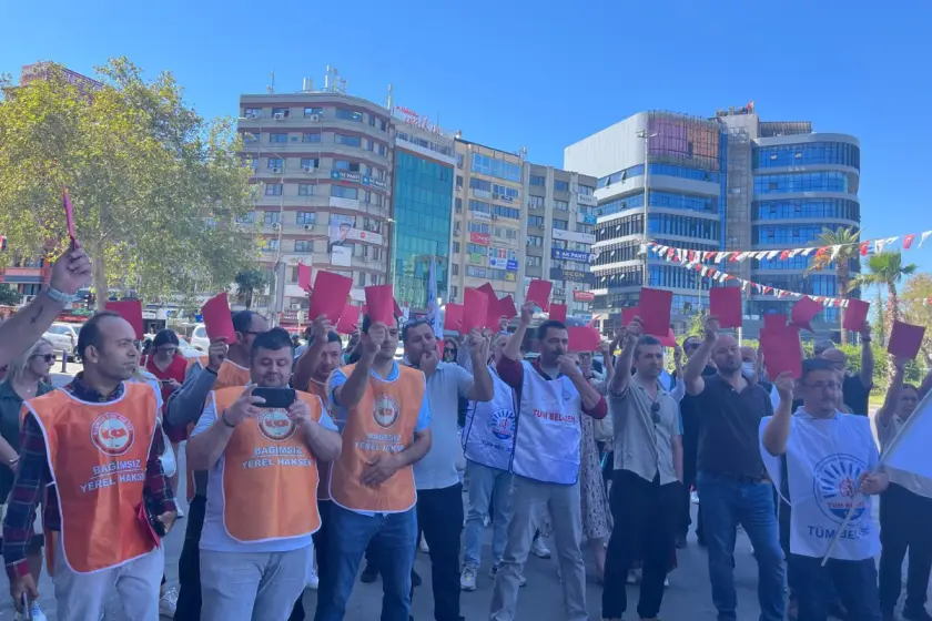 Konak Belediyesi emekçilerinden yönetime kırmızı kart: 'Verilen sözler tutulmadı, bekleyecek gücümüz kalmadı'