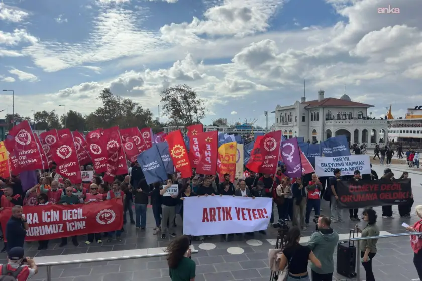 Öğrenciler, öğretmenler, emekliler ve kadınlar Kadıköy’den seslendi: “Artık yeter”