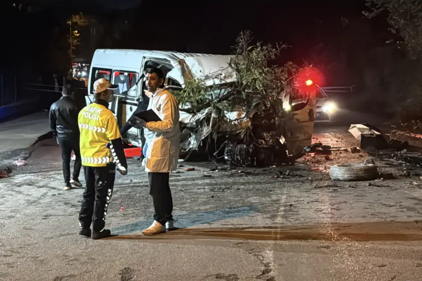 Karabük'te işçi servisi kaza yaptı: 6 yaralı