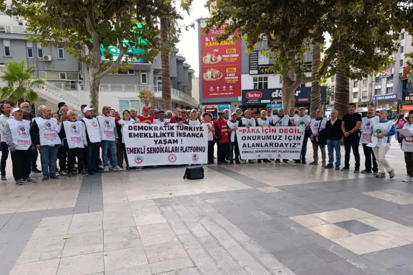 Denizli'de emekliler Şekeroğlu için meydandaydı: Bu siyasi bir cinayettir!
